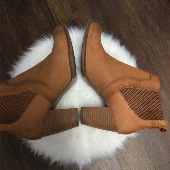 Ugg short boots Chestnut color size 9 - Picture 4 of 9